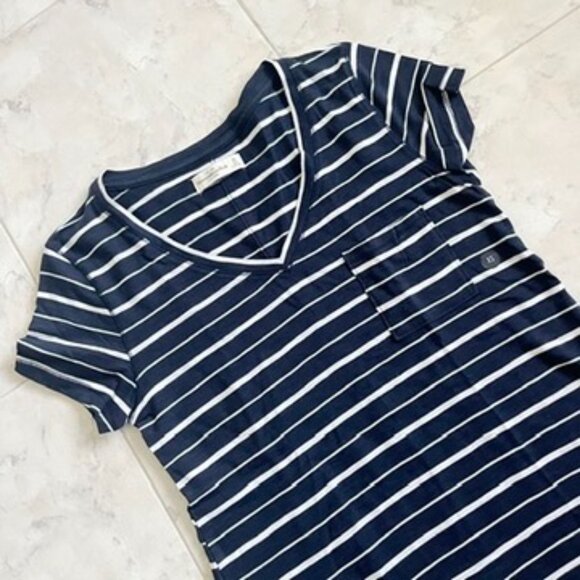 NEW Abercrombie & Fitch Navy Striped V-Neck Pocket Tee Shirt Women XS - Picture 2 of 6